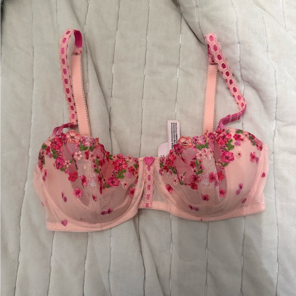 Nwot Vs Bra - image 1